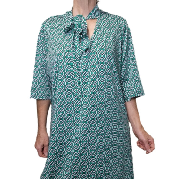 Dress knee length V-neck with tie short sleeves Size 2X NICOLE MILLER NWT - Picture 2 of 15